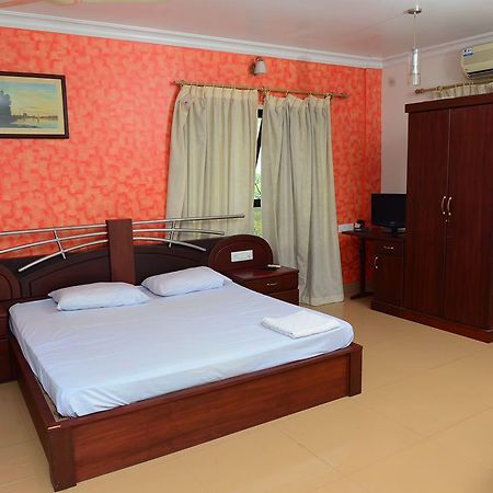 Mascot Paradise City Hotel Tellicherry Экстерьер фото